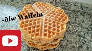 Süßeleckere Waffeln backen frisch vom Waffeleisen leckeres Rezept [upl. by Ayor]