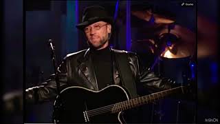 LIVE MAURICE GIBB SINGING LEAD AGAIN Man in the middle Bee gees 2001 HD [upl. by Lilith584]